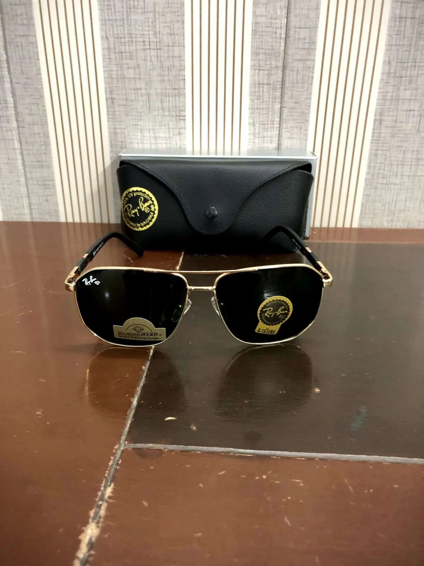 100% Original Ray-Ban Square Sunglasses: Scratch-Resistant G15 Lens, Made in Italy