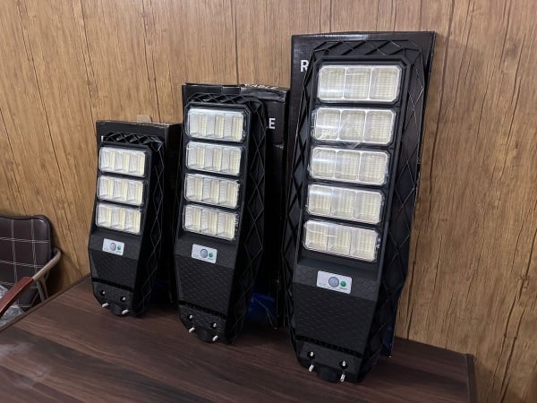 Heavy Duty Solar Flood Lights with 3 working modes and high backup | Imported